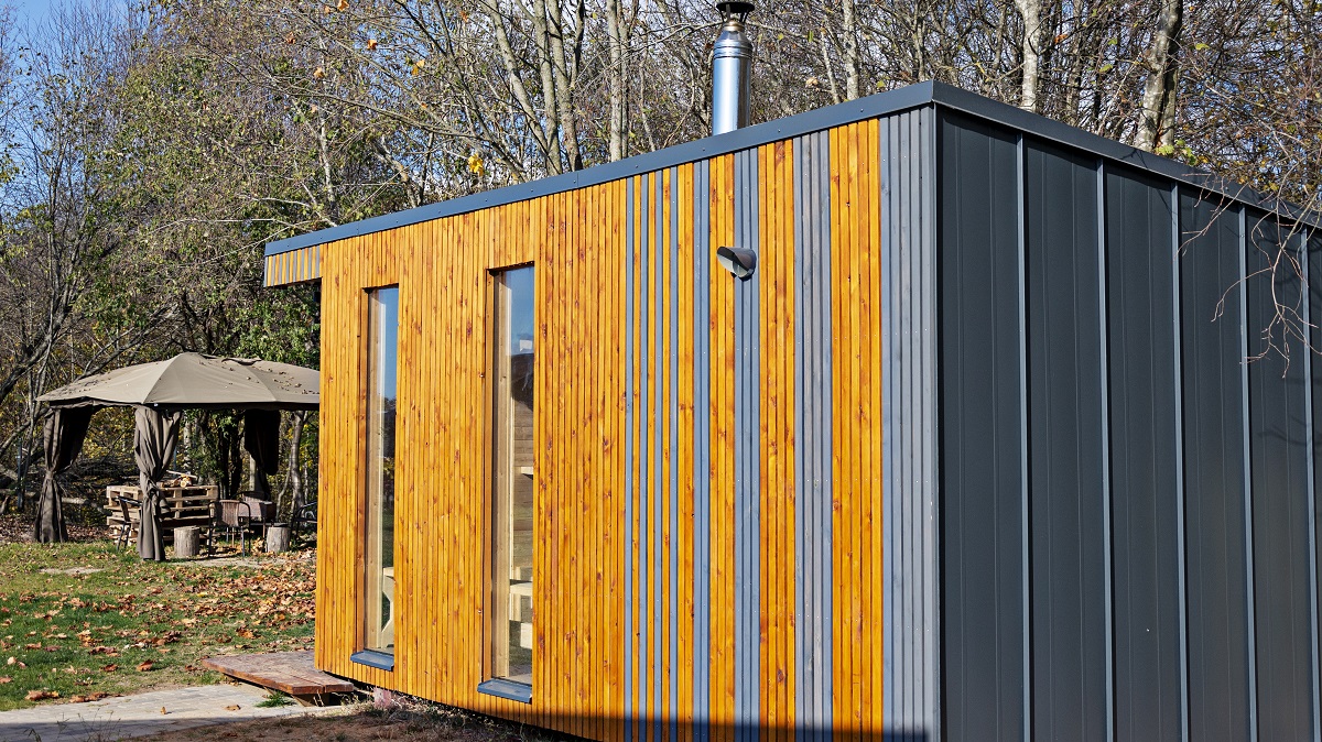 trapecine-skarda-fasadui-montavimas